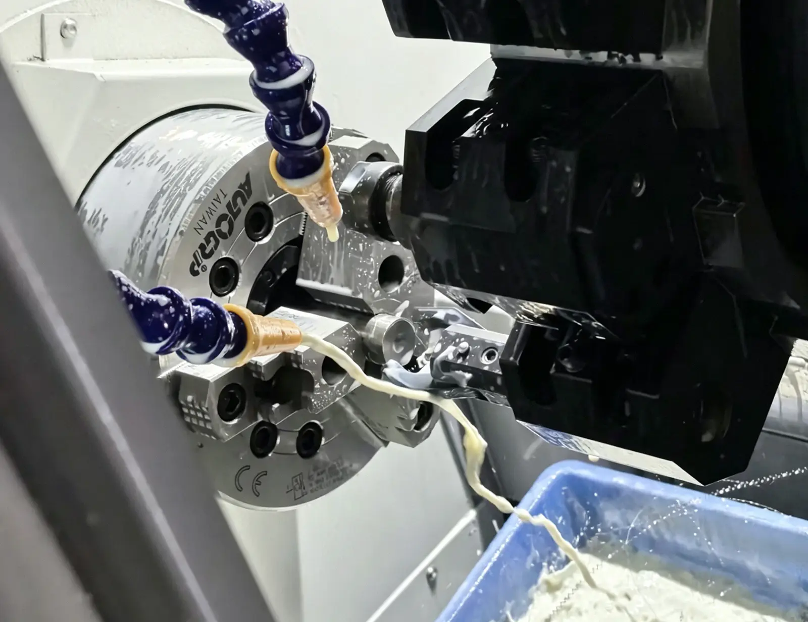 CNC lathe machining polished stainless steel cylindrical shaft, precision turning for tight tolerance rotational industrial parts